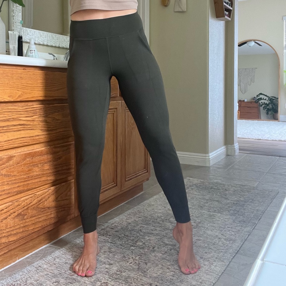 Lululemon olive green joggers